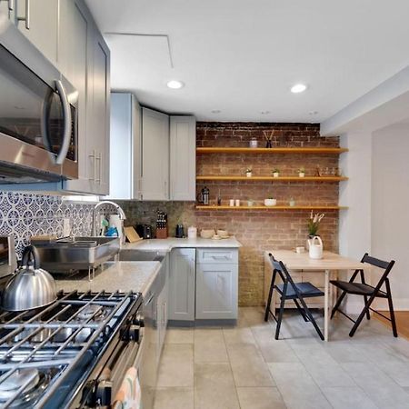 Stylish Rowhome-Fishtown-Near Shops Філадельфія Екстер'єр фото